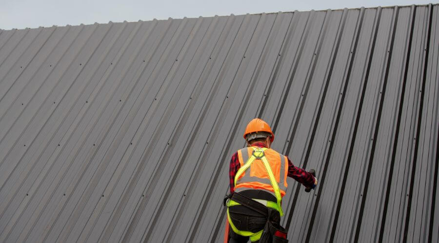 Professional gutter cleaning in San Patricio, NM